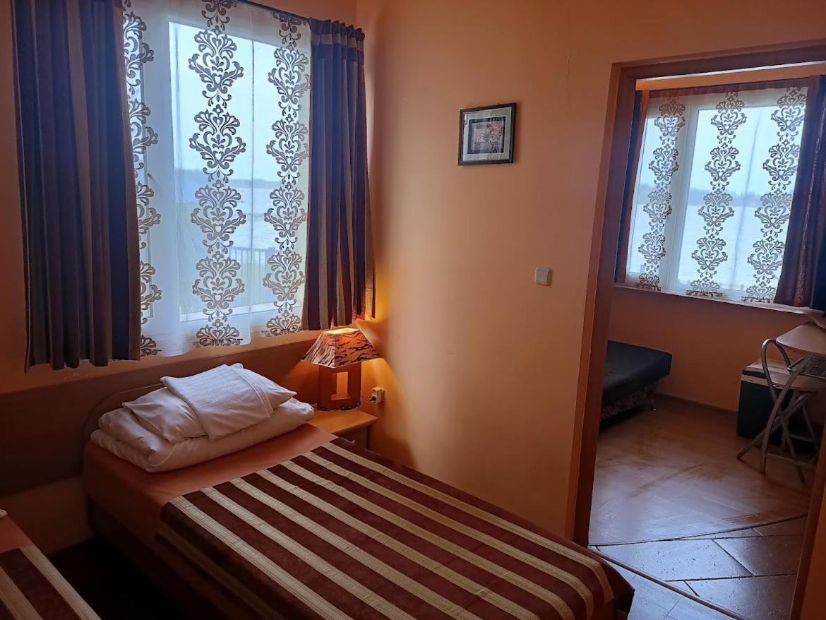 "Vanilla" Pokoje I Apartamenty Nad Brzegiem Jeziora Окунинка Екстериор снимка