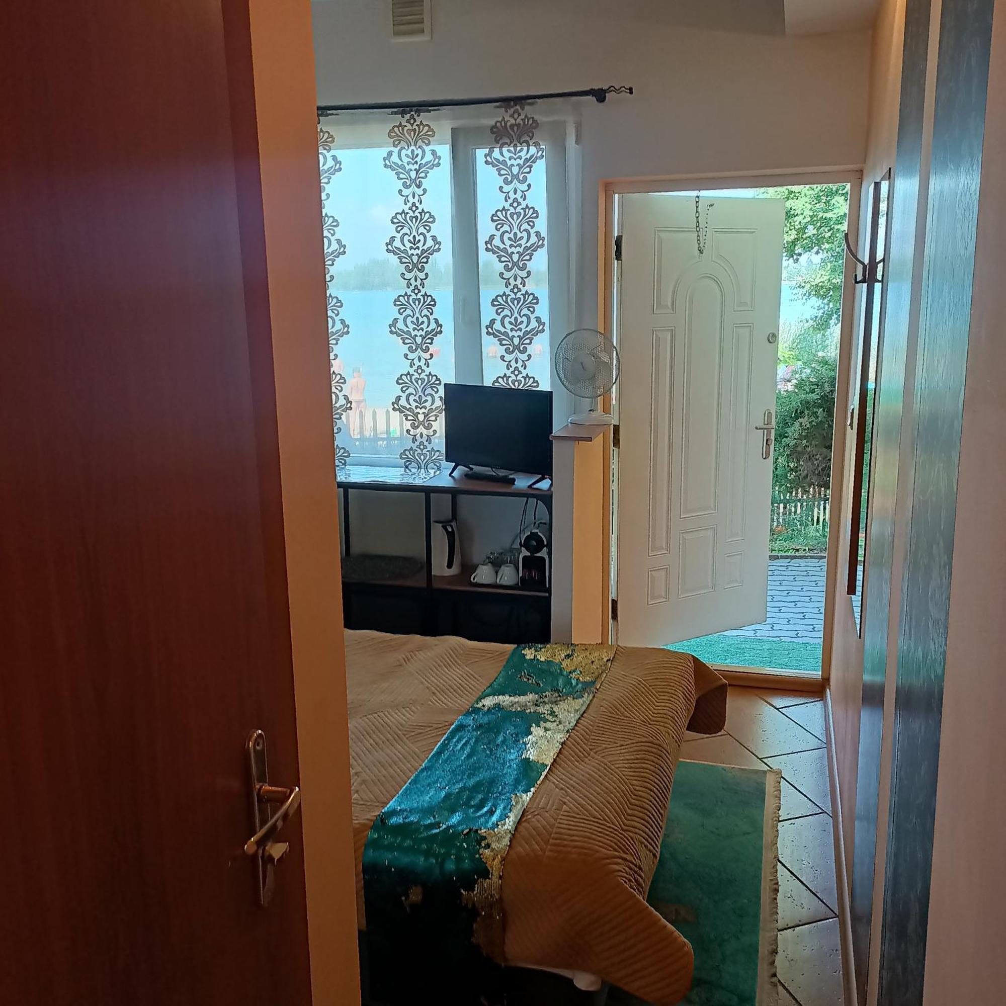 "Vanilla" Pokoje I Apartamenty Nad Brzegiem Jeziora Окунинка Екстериор снимка