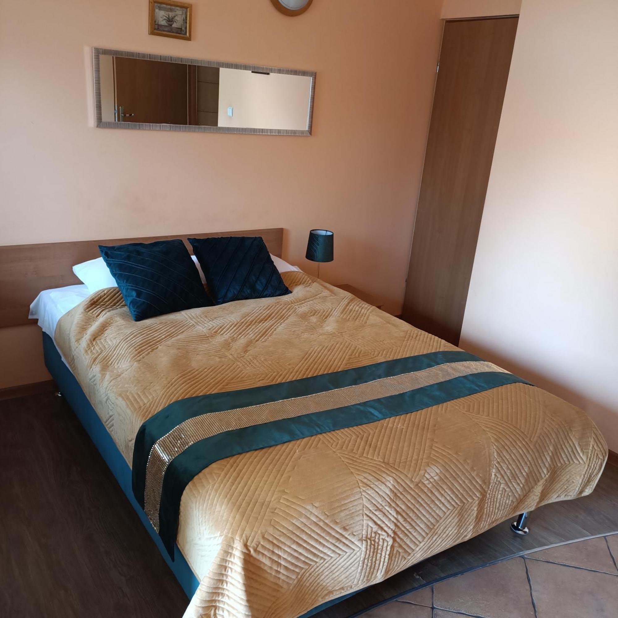 "Vanilla" Pokoje I Apartamenty Nad Brzegiem Jeziora Окунинка Екстериор снимка